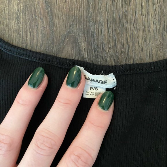 Black Garage crop top with cut in the front - Picture 2 of 3